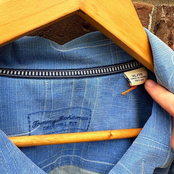 Blue Pattern Tommy Bahama Silk Button Shirt XL - Picture 2 of 6